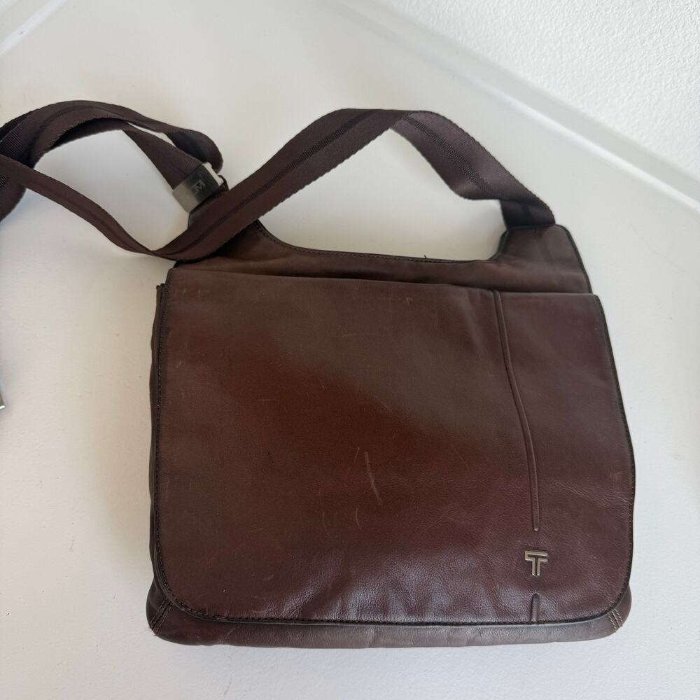 TUMI Leather Messenger Crossbody Bag Brown Adjustable Strap‎ Travel Work - Picture 2 of 13
